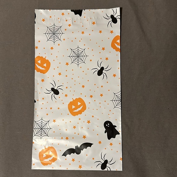 20 count 6x9 Halloween poly mailers bundle - plus mystery cards & stickers - Picture 2 of 6